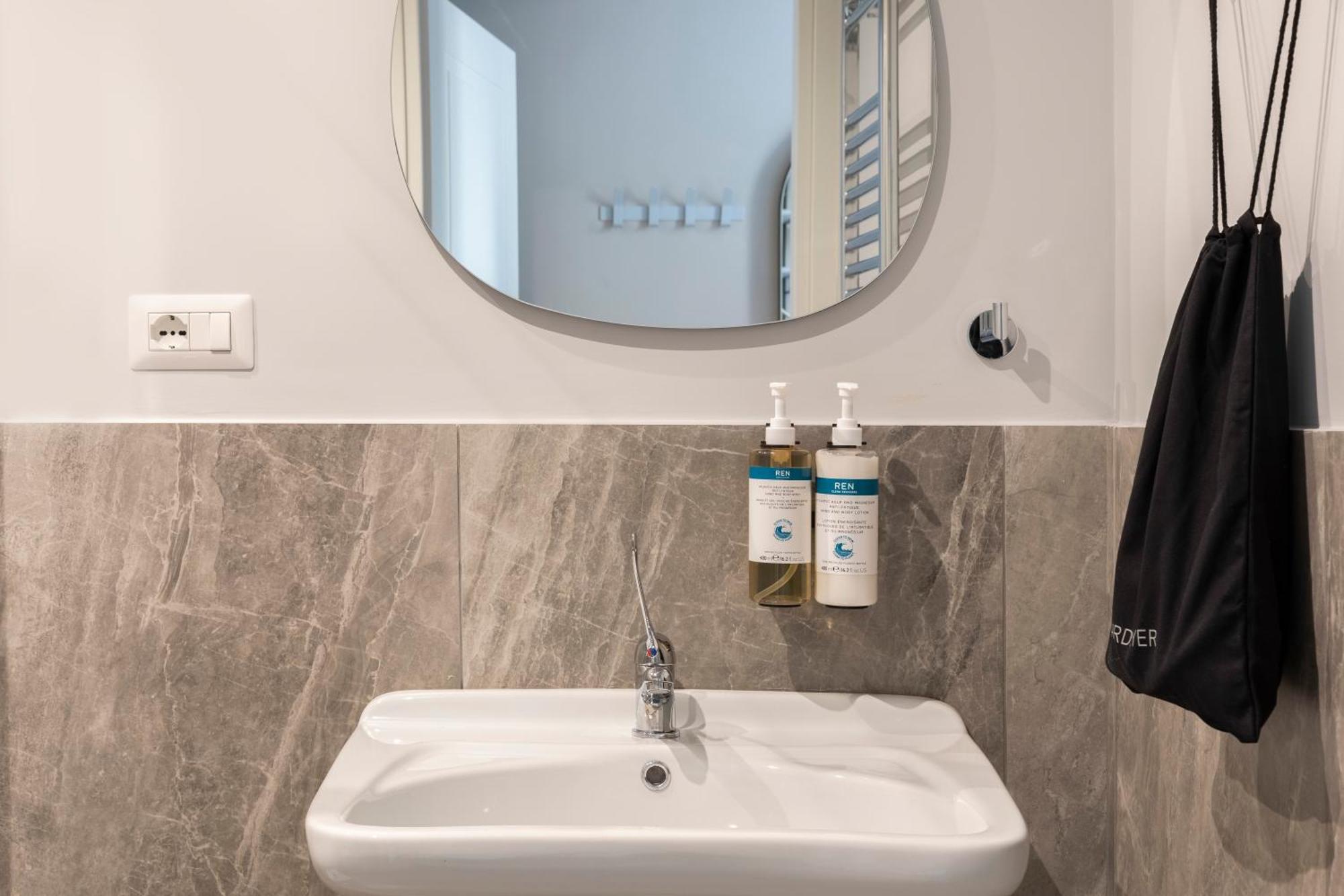 Numa Linea Hotell 3*