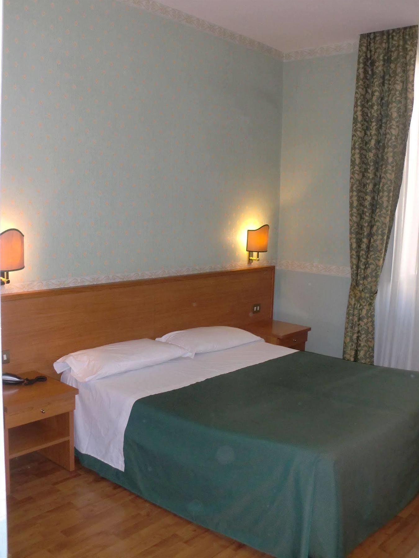 Hotell Numa Linea 3*